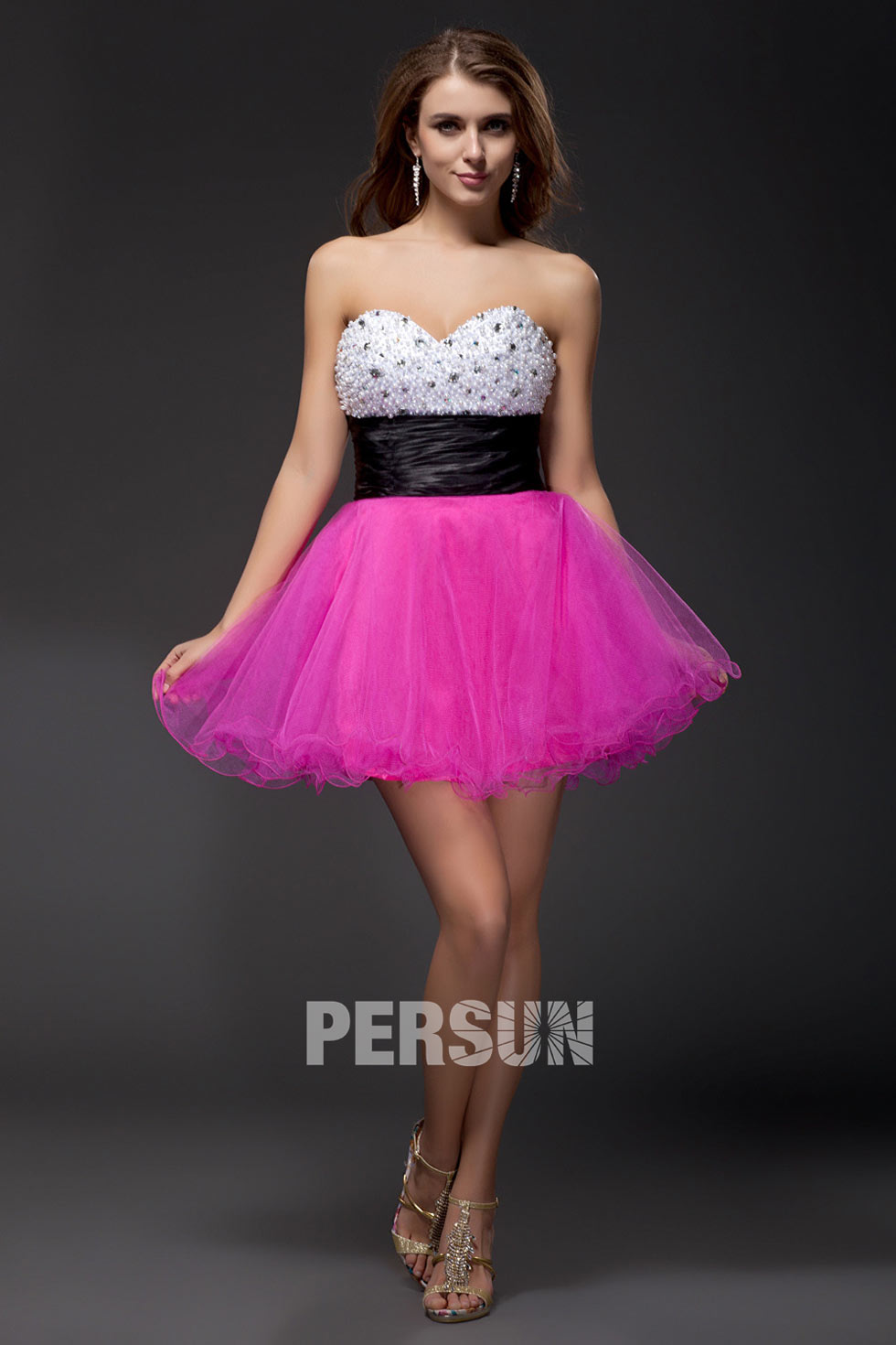 Robe courte bustier cœur ornée de perles empire