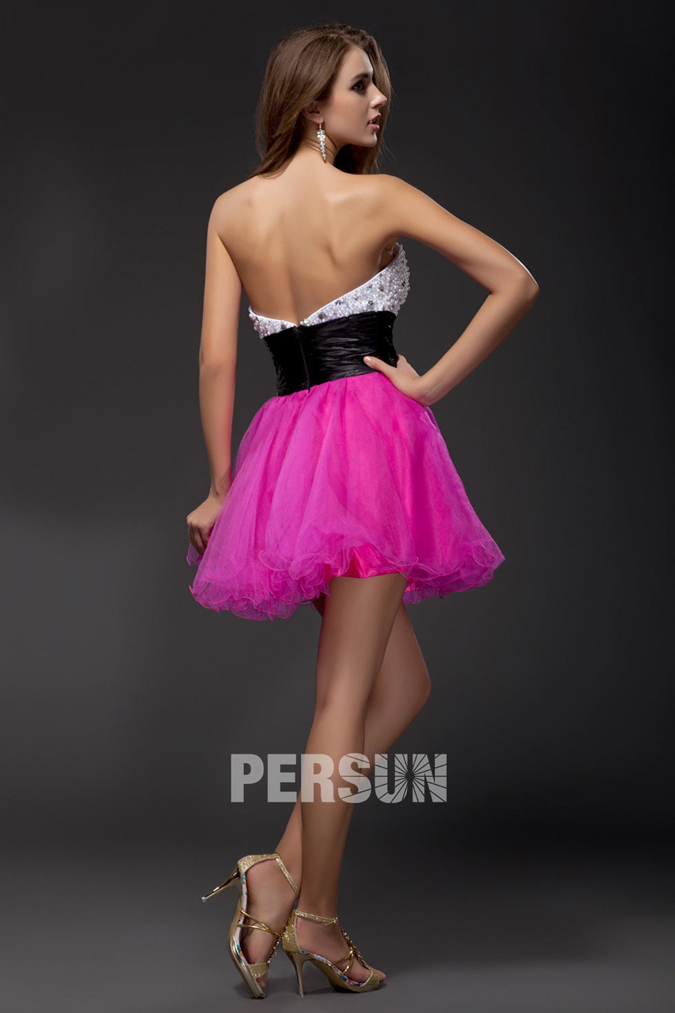 Robe courte bustier cœur ornée de perles empire