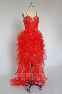 Robe de bal rouge courte devant longue derrière volantée