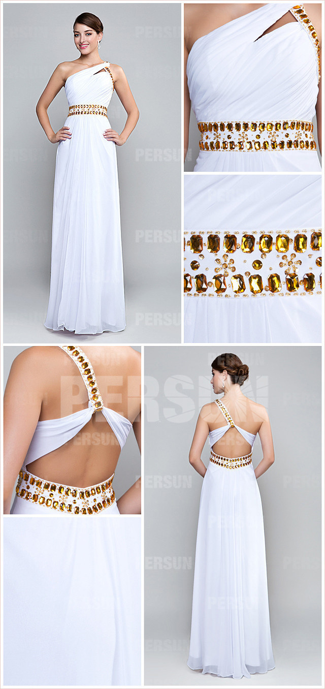 robe de soirée blanche longue ornée de bijoux à la taille do nu