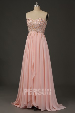 Robe longue rose poudré bustier coeur ornée de strass exquis