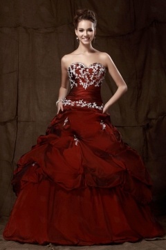 Splendide robe de bal princesse bustier cœur brodée en taffetas
