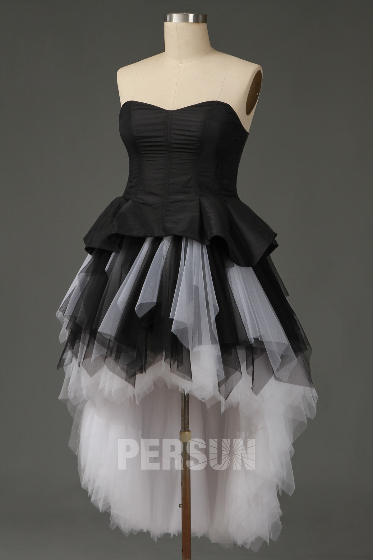 :Robe de mariée rock noire & blanche court devant long derrière
