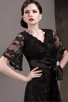 Robe de cocktail noire dentelle guipure à manche courte