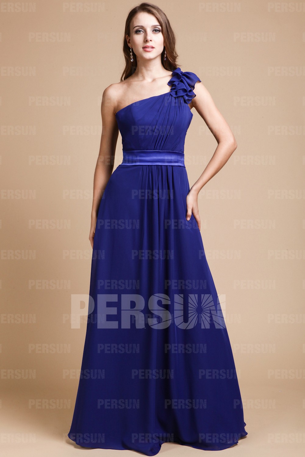 Robe demoiselle d'honneur plissée épaule asymétrique en mousseline