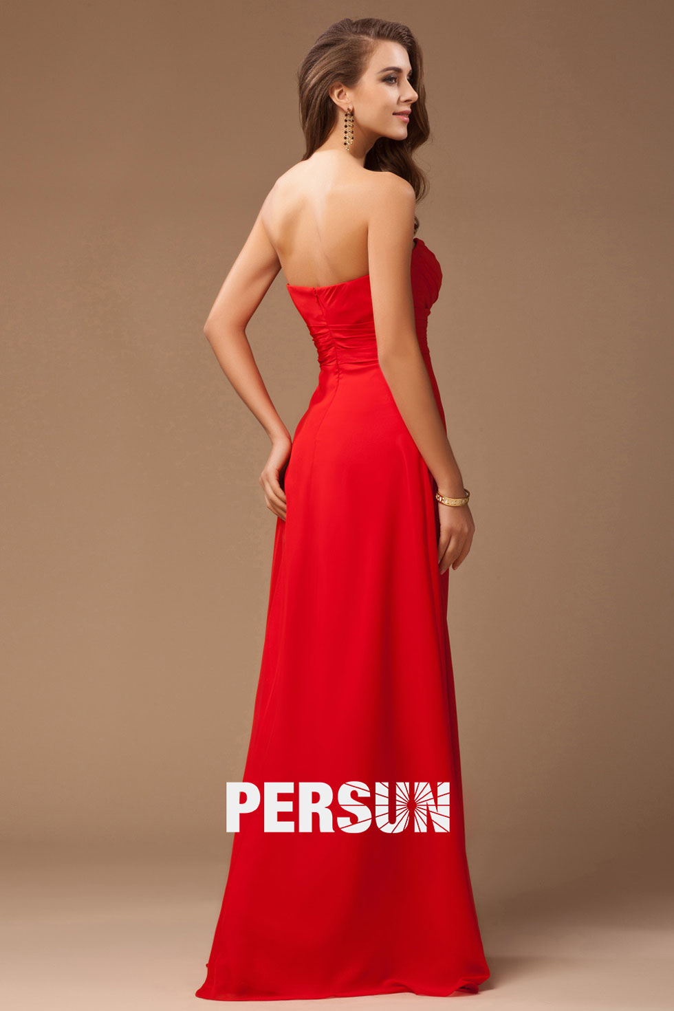 Robe soirée rouge longue sans bretelle avec fente frontale
