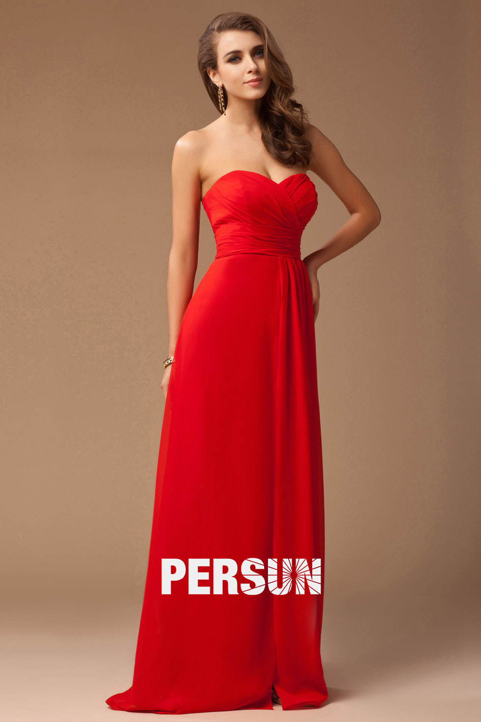 Robe soirée rouge longue sans bretelle avec fente frontale
