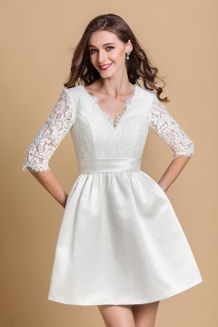Robe de cocktail blanche courte col en V avec manche