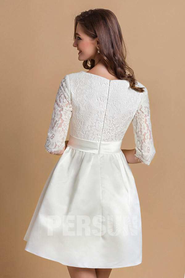 Robe de cocktail blanche courte col en V avec manche
