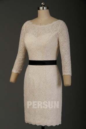Robe dentelle moulante pour cocktail mariage à manche courte