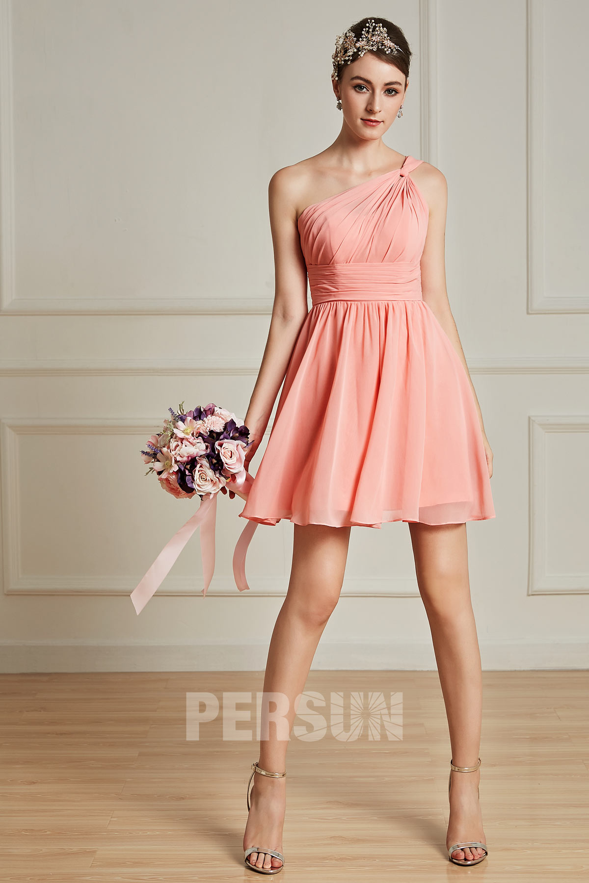 Petite robe corail pour cocktail mariage bustier asymétrique plissée