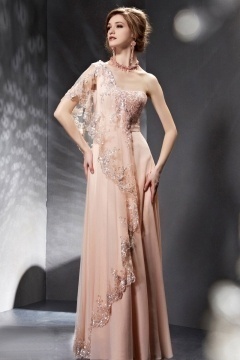 Robe pour soirée rose longue à seule manche suspendue avec broderies