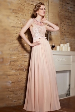 Robe cocktail rose longue à bustier dentelle sequins et perles