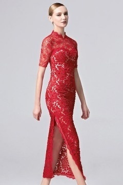 Robe rouge dentelle moulante & fendue sur le côté au cheville