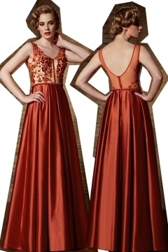 Robe satin vintage appliqués & bijoux