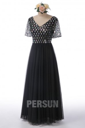 Robe noire de soirée haut en écailles col V à mancheron jupe en tulle