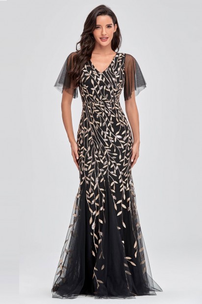 Robe noire pour soirée en dentelle dorée décolleté v manches évasées