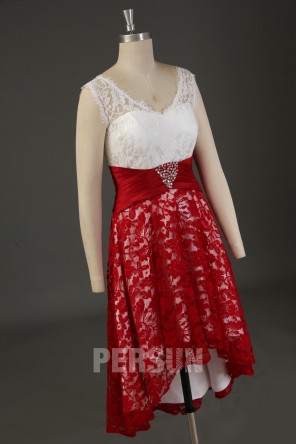Robe bordeaux & ivoire en dentelle pour mariage style bascule