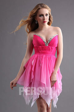 Robe bustier strassée et plissée rose bonbon à jupe irrégulière