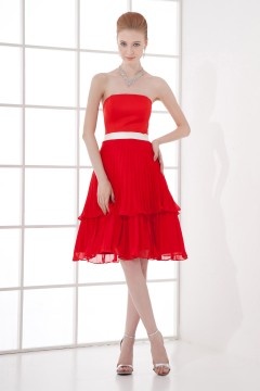 Petite robe rouge bustier avec en noeud papillon blanc