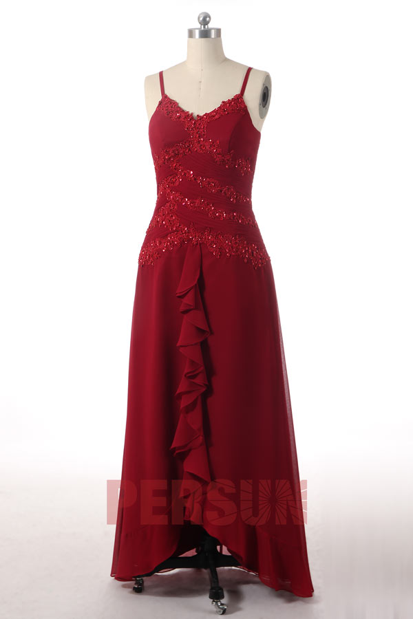 Robe plage rouge ornée de fleurs à bretelle fine