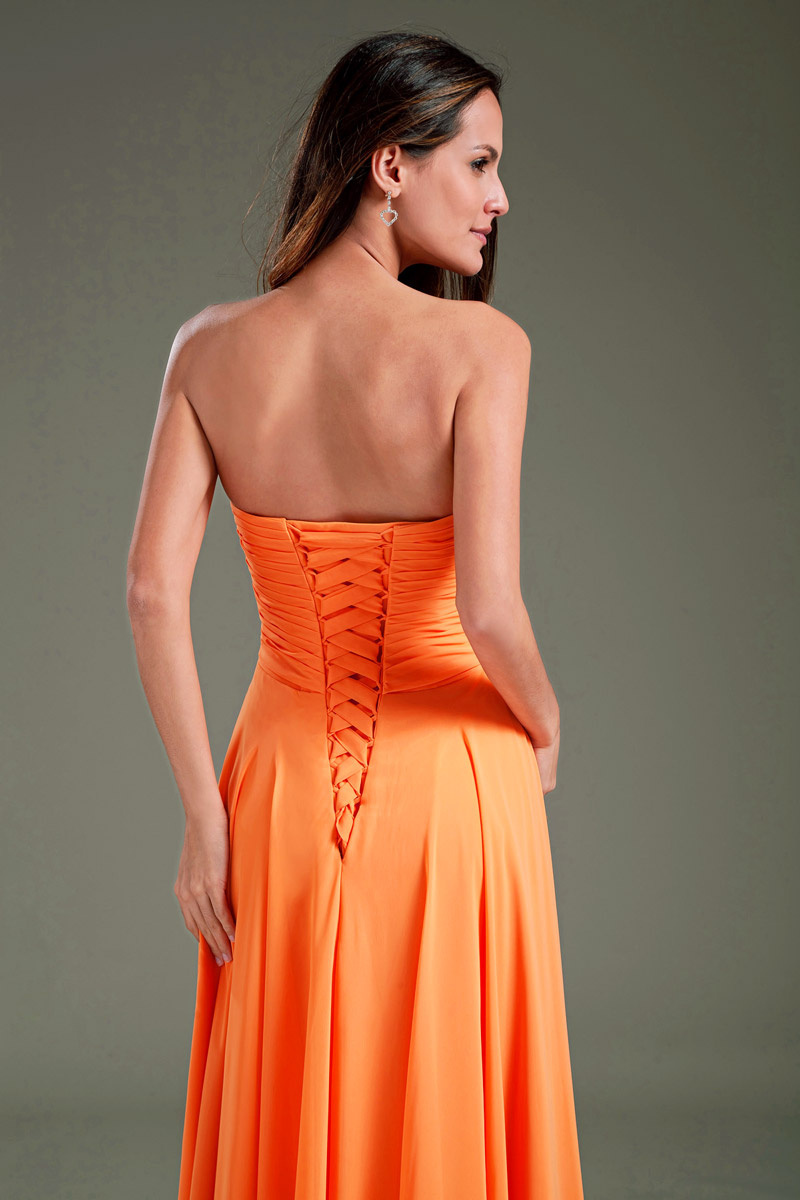 robe de cocktail longue pour mariage avec laçage au dos