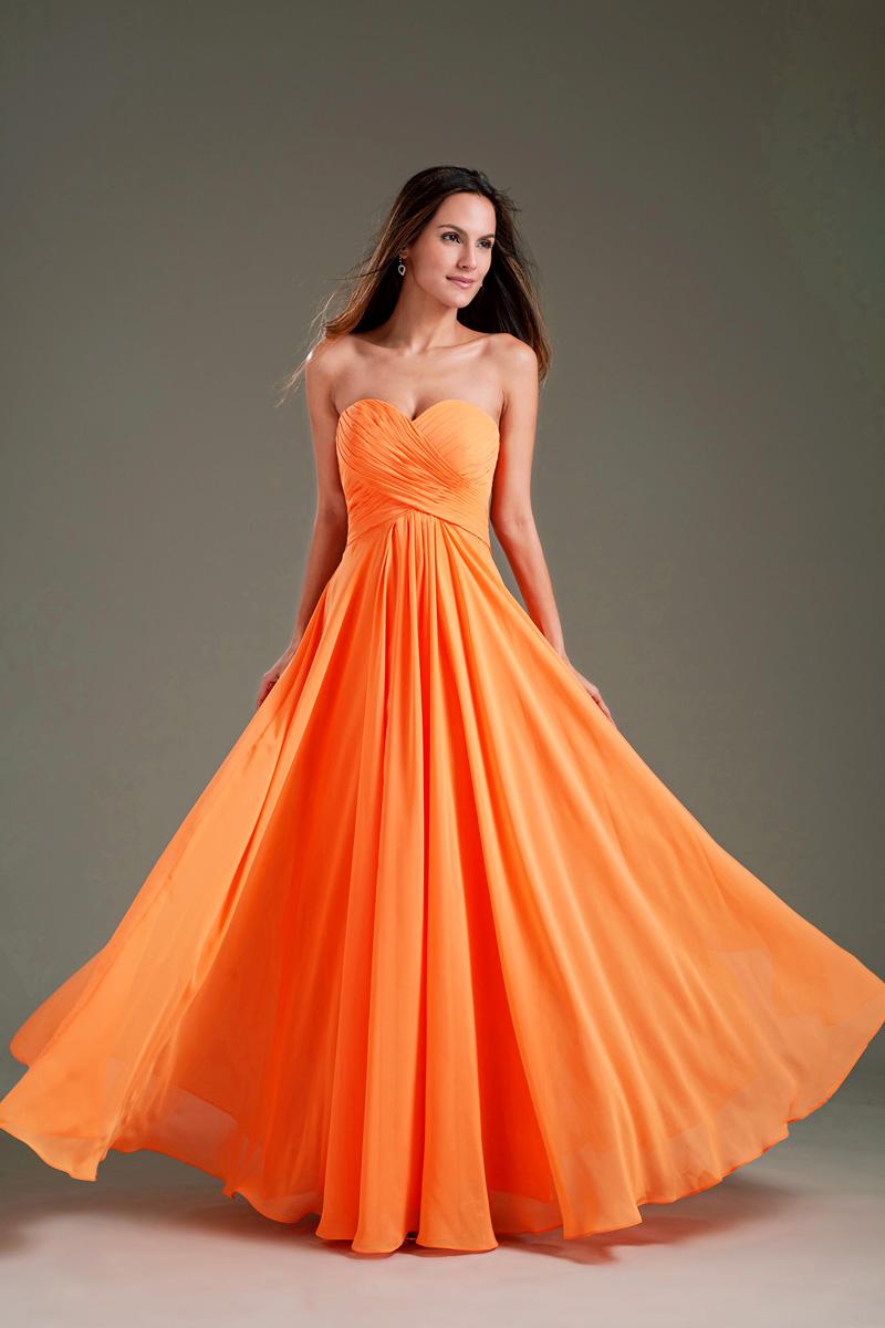 Robe empire simple dos laçage bustier cœur en mousseline