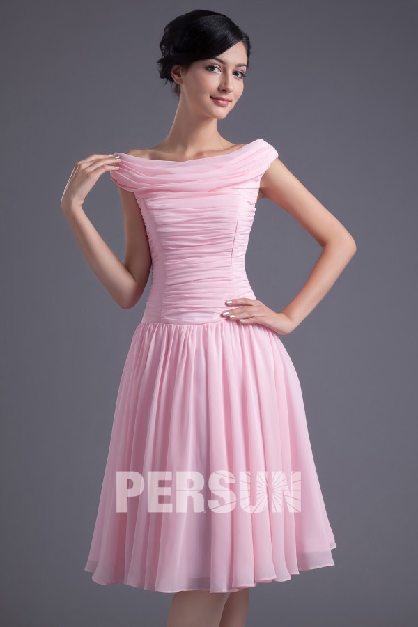 Robe cocktail courte plissée à encolure bateau pour demoiselle d'honneur