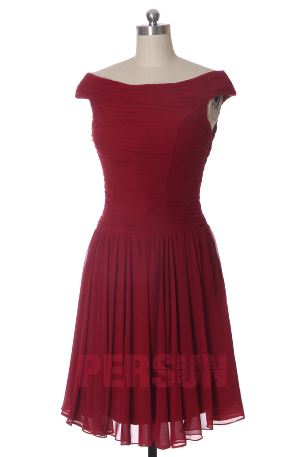 Robe cocktail courte plissée à encolure bateau pour demoiselle d'honneur