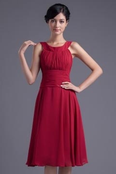 Robe mi longue rouge foncé plissée à col oval
