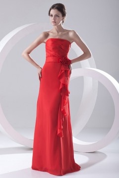 Robe rouge plissée ornée de fleurs sans bretelle longue sol
